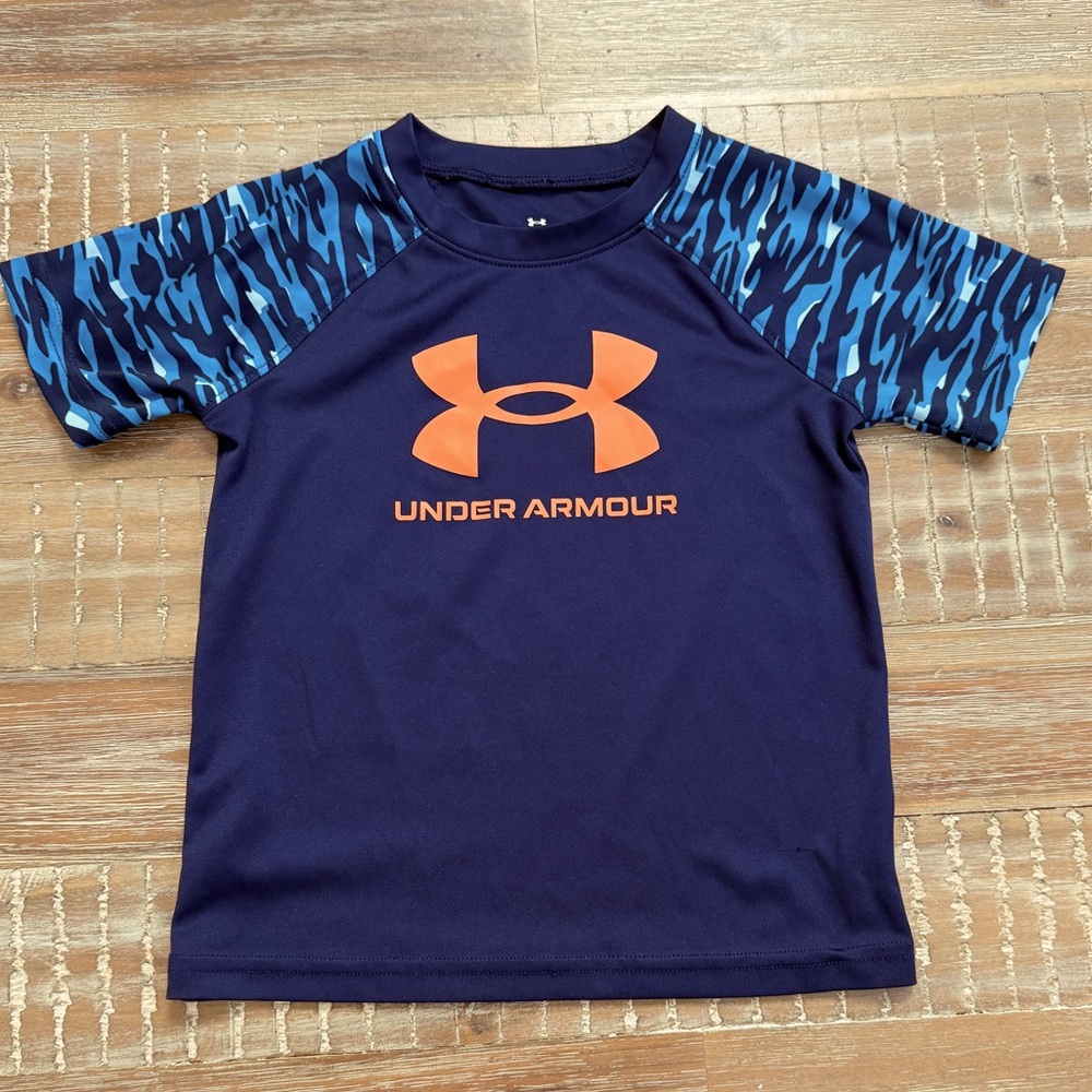 Boys Under Armour t-shirt size 4T